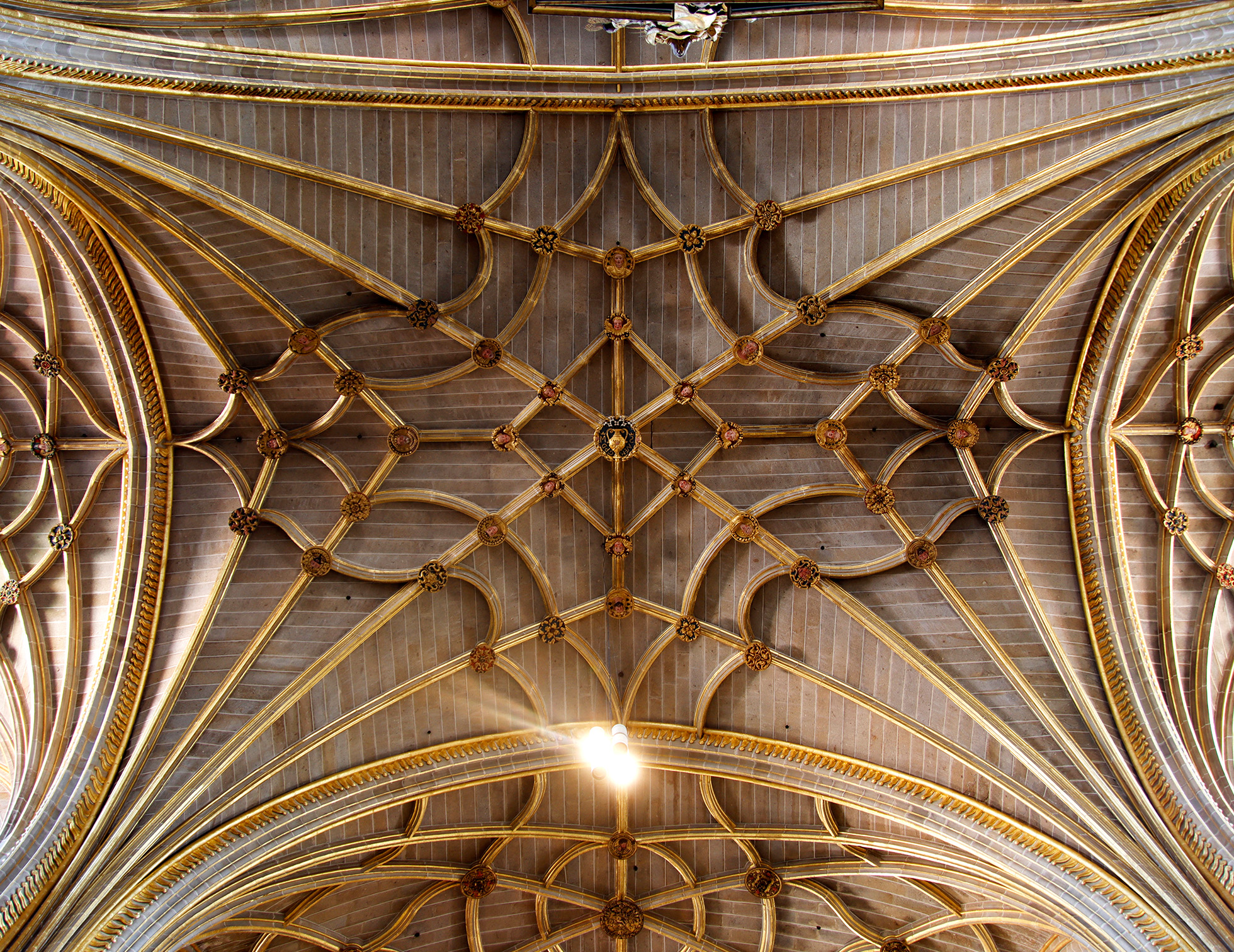 Foto detalle de la estatua del Parque Coronación.